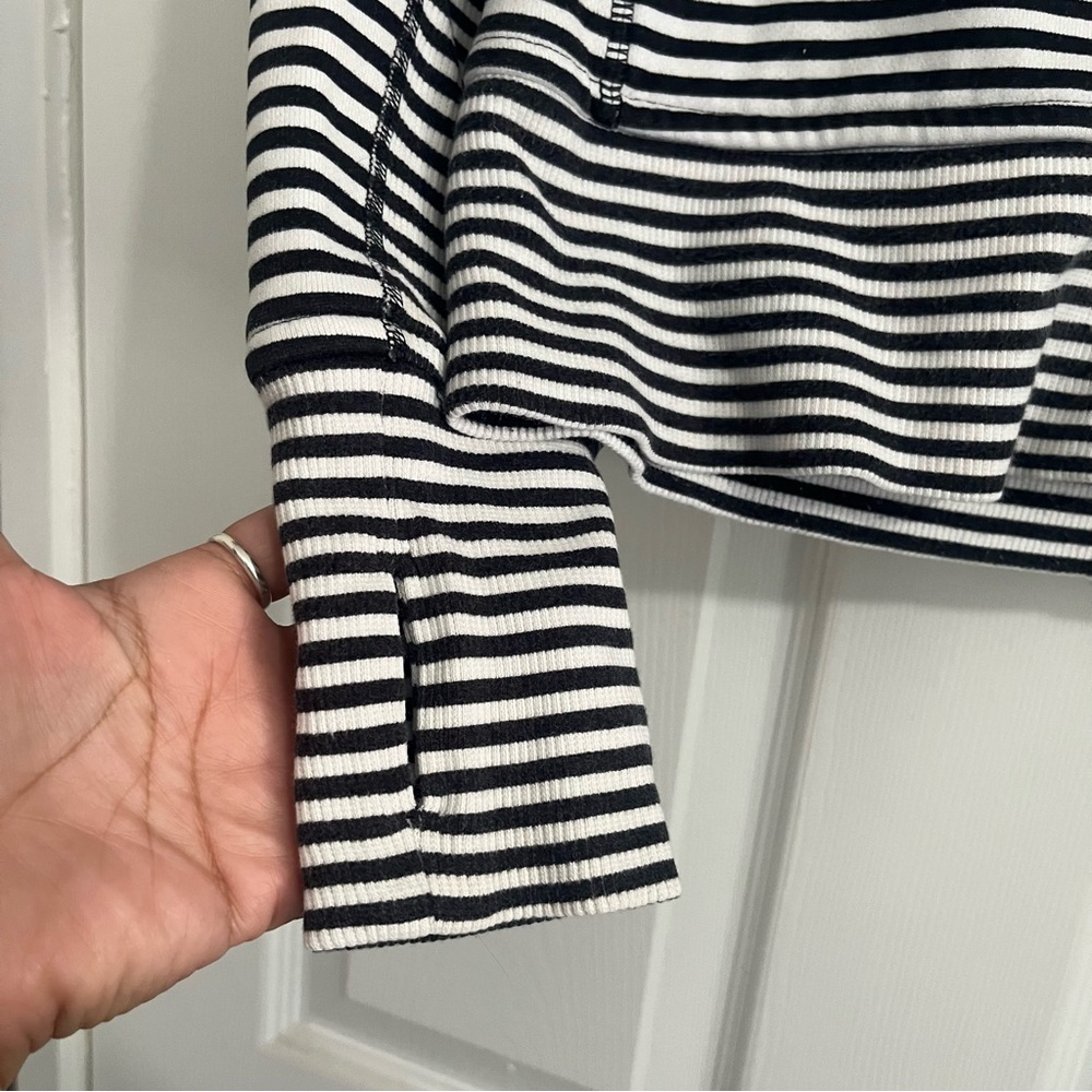 Lululemon Black And White Striped Scuba Hoodie Full Zip Jacket Woman’s Sz 8 - Picture 4 of 11